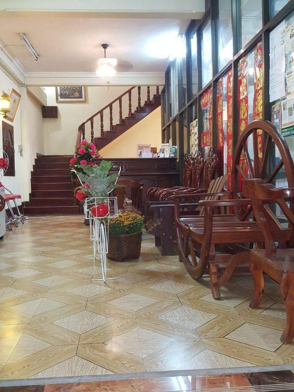 מלון לואנג פרבאנג Sakura Wood House מראה חיצוני תמונה