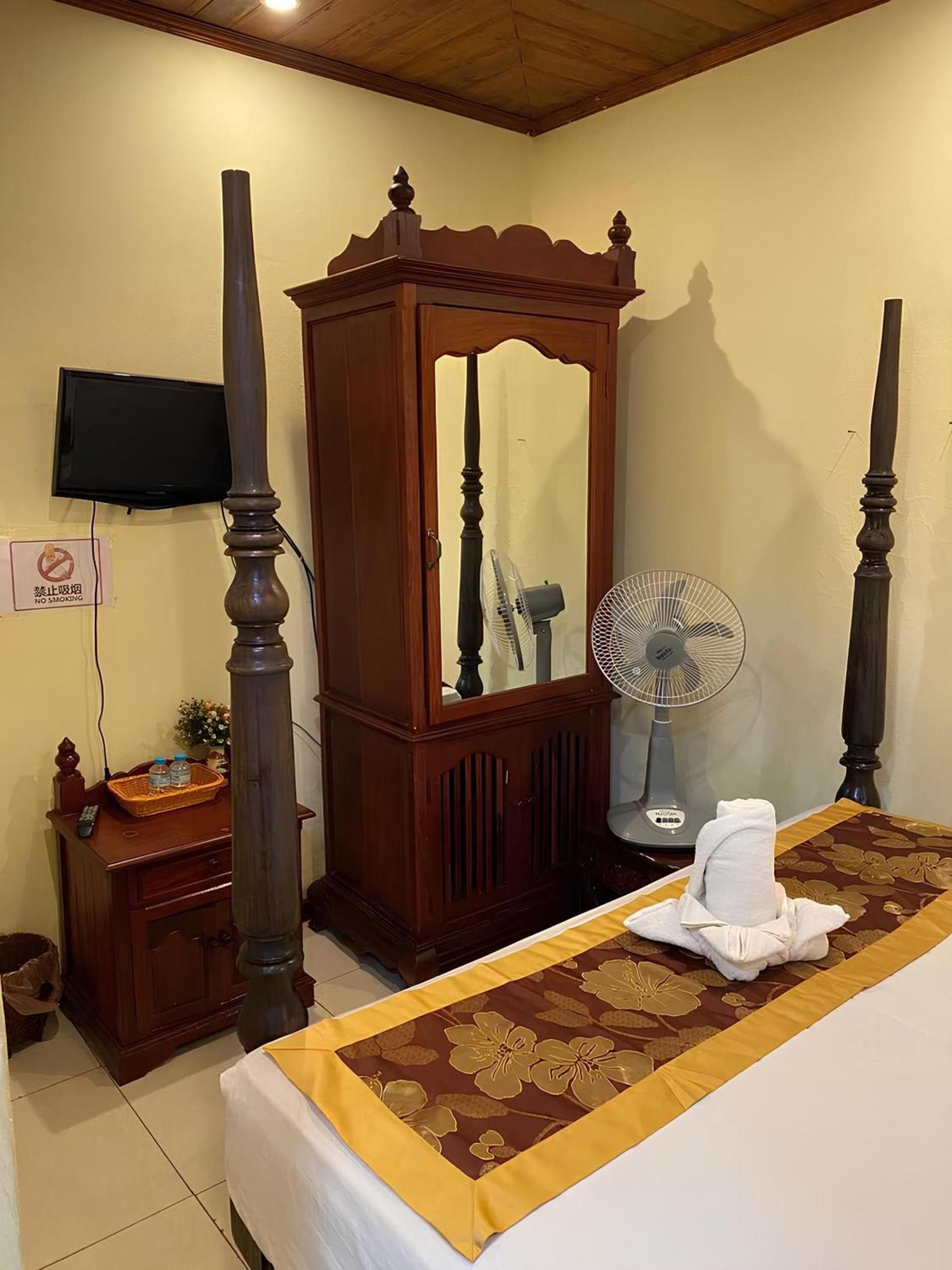 מלון לואנג פרבאנג Sakura Wood House מראה חיצוני תמונה